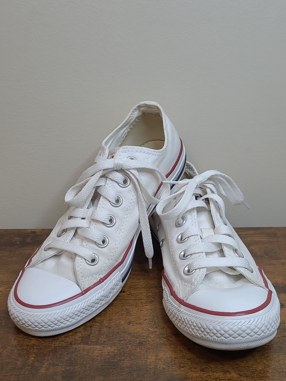 Converse UNISEX White Canvas Sneakers with Red & Blue Stripe Women 7 / Men 5